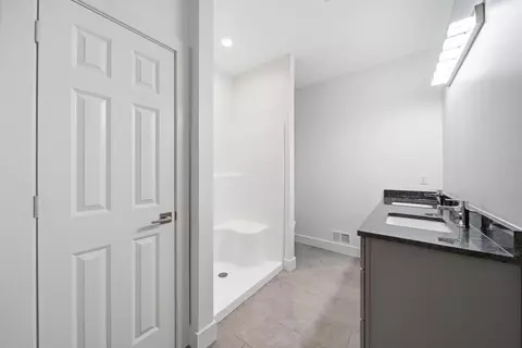 Bath - 1823 N Sutton Rd, Jackson, MI 49202 photo 1 of 4