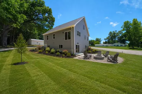 Exterior - 1823 N Sutton Rd, Jackson, MI 49202 photo 3 of 10