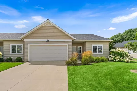 4294 Cidermill Dr #32, Wayland, MI 49348