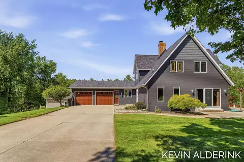 8959 Ottogan St, Holland, MI 49423
