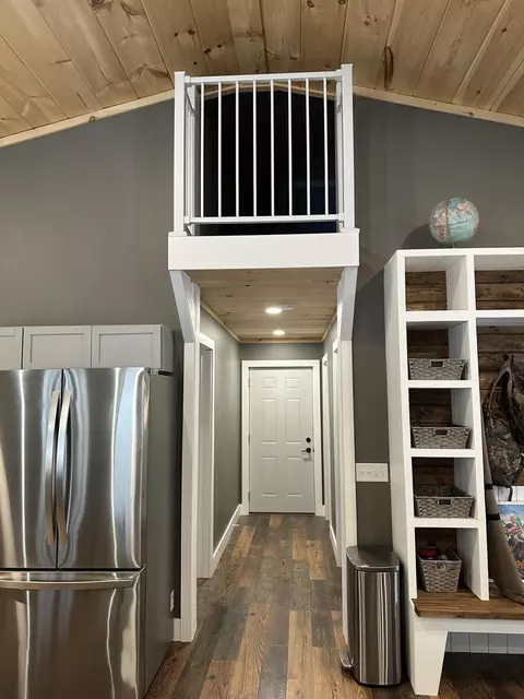 Entry Way - 604 W Beaver Rd, Bitely, MI 49309 photo 4 of 9