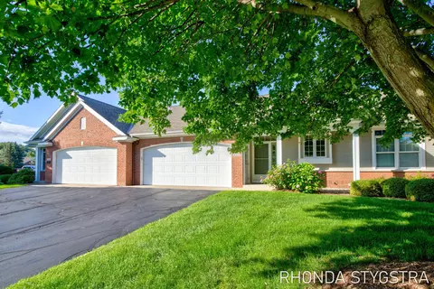 4732 Charleston Ct, Holland, MI 49423