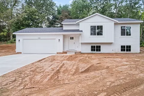 1330 Red Fox Ct, Allegan, MI 49010
