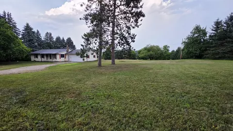 Exterior - 4545 S Rolland Rd, Blanchard, MI 49310 photo 9 of 9