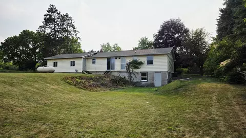 Exterior - 4545 S Rolland Rd, Blanchard, MI 49310 photo 5 of 9