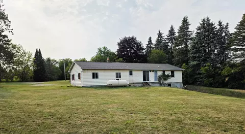 Exterior - 4545 S Rolland Rd, Blanchard, MI 49310 photo 7 of 9