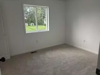 Bedroom - 1542 Samaritan Dr, Jackson, MI 49203 photo 2 of 2