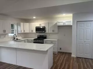 Kitchen - 1542 Samaritan Dr, Jackson, MI 49203 photo 1 of 3