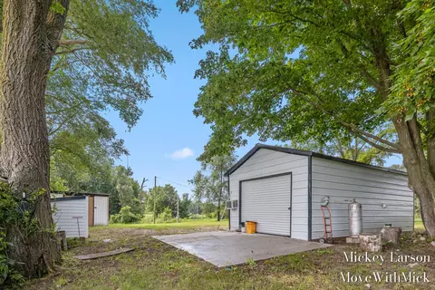 12960 Alger Rd, Grant, MI 49327