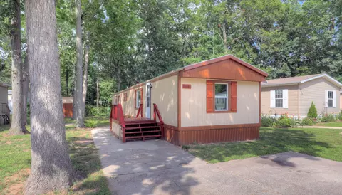 13618 Silverbrook Dr, Grand Haven, MI 49417