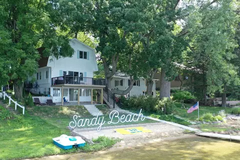 92318 Mariner Dr, Benton Harbor, MI 49022