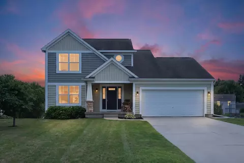 11356 Taunton Dr SE, Lowell, MI 49331