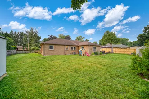 Exterior - 1730 Shoemaker Dr, Jackson, MI 49203 photo 5 of 10