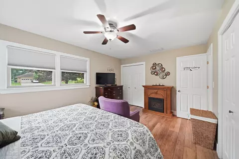 Bedroom - 1730 Shoemaker Dr, Jackson, MI 49203 photo 2 of 4