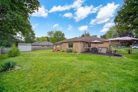 Exterior - 1730 Shoemaker Dr, Jackson, MI 49203 photo 7 of 10