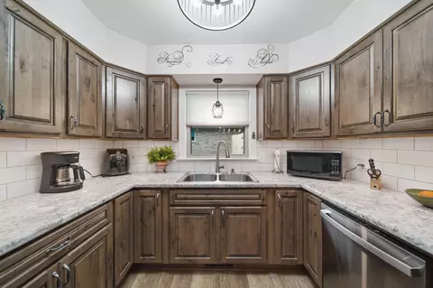 Kitchen - 1730 Shoemaker Dr, Jackson, MI 49203 photo 3 of 3