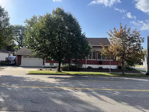 412 N 5th St, Grand Haven, MI 49417