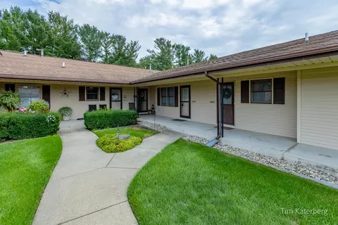 6670 N Wentward Ct #66, Hudsonville, MI 49426