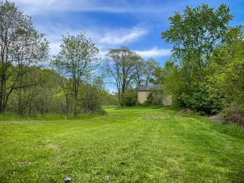 Exterior - 2515 Cooper St, Jackson, MI 49201 photo 16 of 17