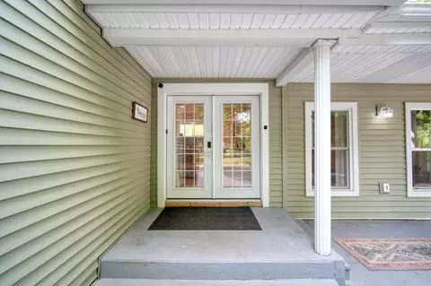 Exterior - 2515 Cooper St, Jackson, MI 49201 photo 2 of 17