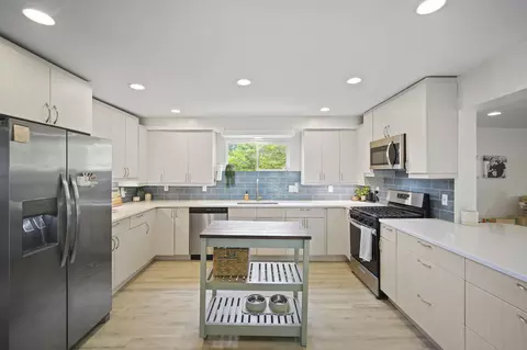 Kitchen - 2515 Cooper St, Jackson, MI 49201 photo 2 of 4