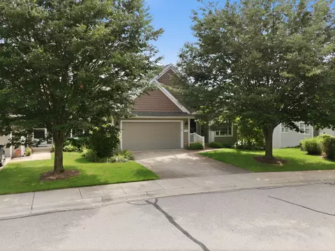 2175 Gray Oak Cv, Portage, MI 49024