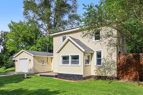 413 7th St, Michigan Center, MI 49254