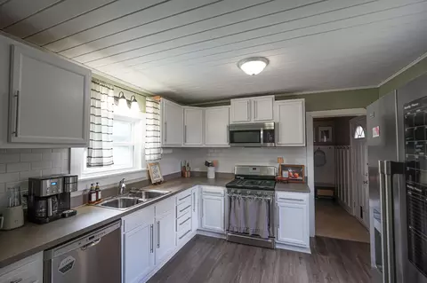 Kitchen - 545 N Hemlock St, Evart, MI 49631 photo 1 of 4