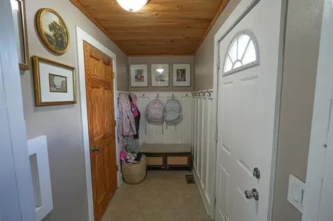 Entry Way - 545 N Hemlock St, Evart, MI 49631 photo 3 of 6
