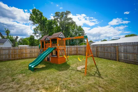 Exterior - 545 N Hemlock St, Evart, MI 49631 photo 14 of 22