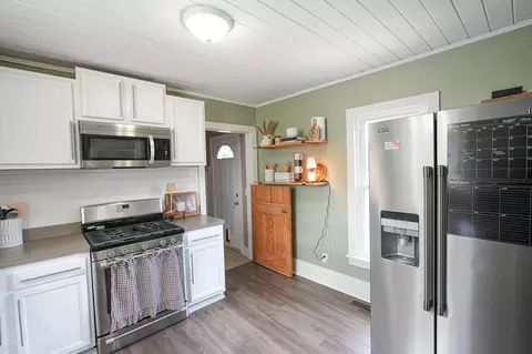 Kitchen - 545 N Hemlock St, Evart, MI 49631 photo 4 of 4