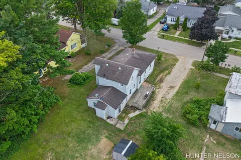 120 S 1st St, Cedar Springs, MI 49319