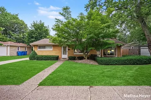 1121 Park Ave, Grand Haven, MI 49417