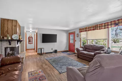 Living - 10031 Hastings Rd, Jackson, MI 49201 photo 1 of 3