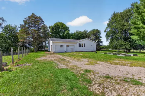 Exterior - 10031 Hastings Rd, Jackson, MI 49201 photo 2 of 12