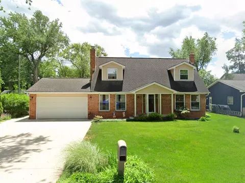 8255 Flagstaff St, Commerce Twp, MI 48382