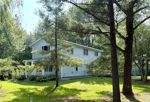 1658 66th St, Fennville, MI 49408