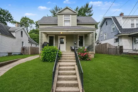 1355 Valley NW, Grand Rapids, MI 49504