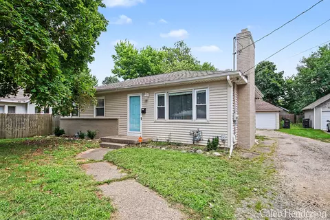 2712 Byron Center Ave SW, Wyoming, MI 49519