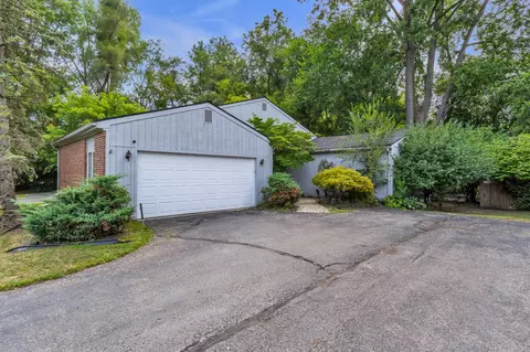 20829 Orchard Lake Rd, Farmington Hills, MI 48336
