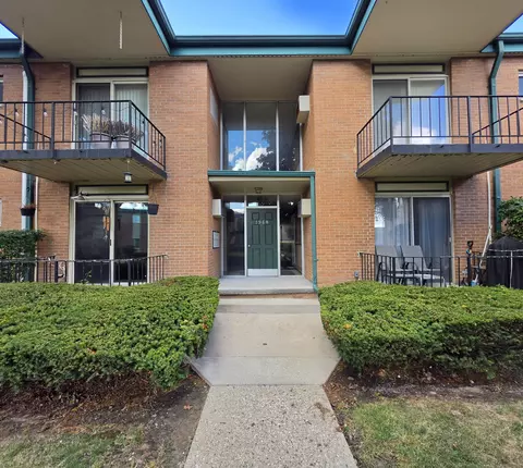 1968 Axtell Dr #1, Troy, MI 48084