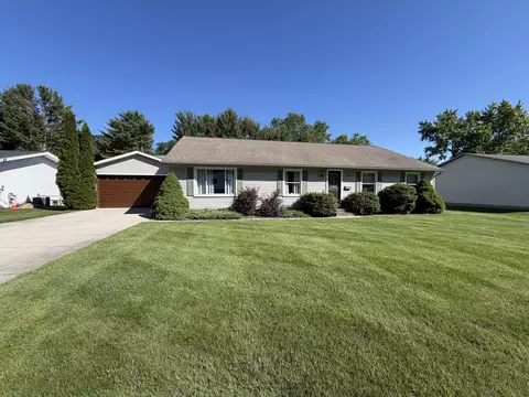 1856 Hendrick Rd, Norton Shores, MI 49441