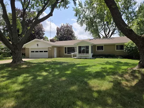 1970 S Valleyview Dr, St. Joseph, MI 49085