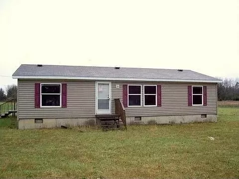 20071 Northrup Dr, Howard City, MI 49329