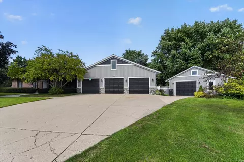 2827 Florence Dr SW, Wyoming, MI 49418