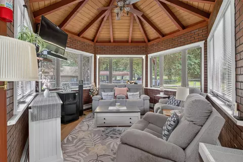 Exterior - 1916 Ackerson Lake Rd, Jackson, MI 49201 photo 6 of 28