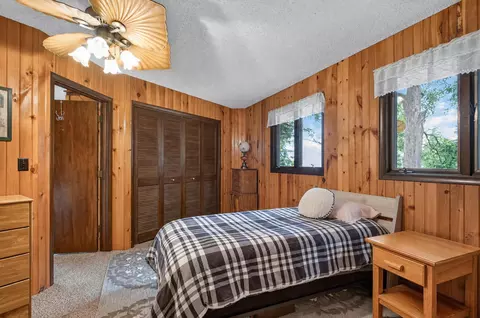 Bedroom - 1916 Ackerson Lake Rd, Jackson, MI 49201 photo 3 of 4
