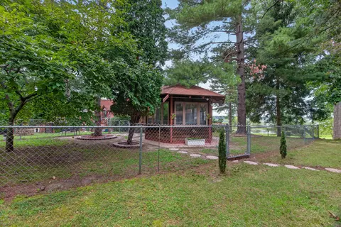 Exterior - 1916 Ackerson Lake Rd, Jackson, MI 49201 photo 16 of 28