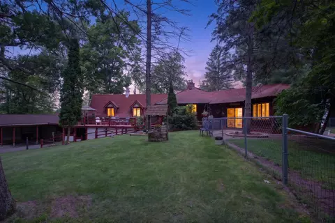 Exterior - 1916 Ackerson Lake Rd, Jackson, MI 49201 photo 3 of 28