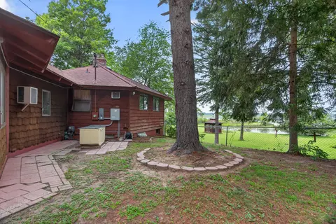 Exterior - 1916 Ackerson Lake Rd, Jackson, MI 49201 photo 18 of 28